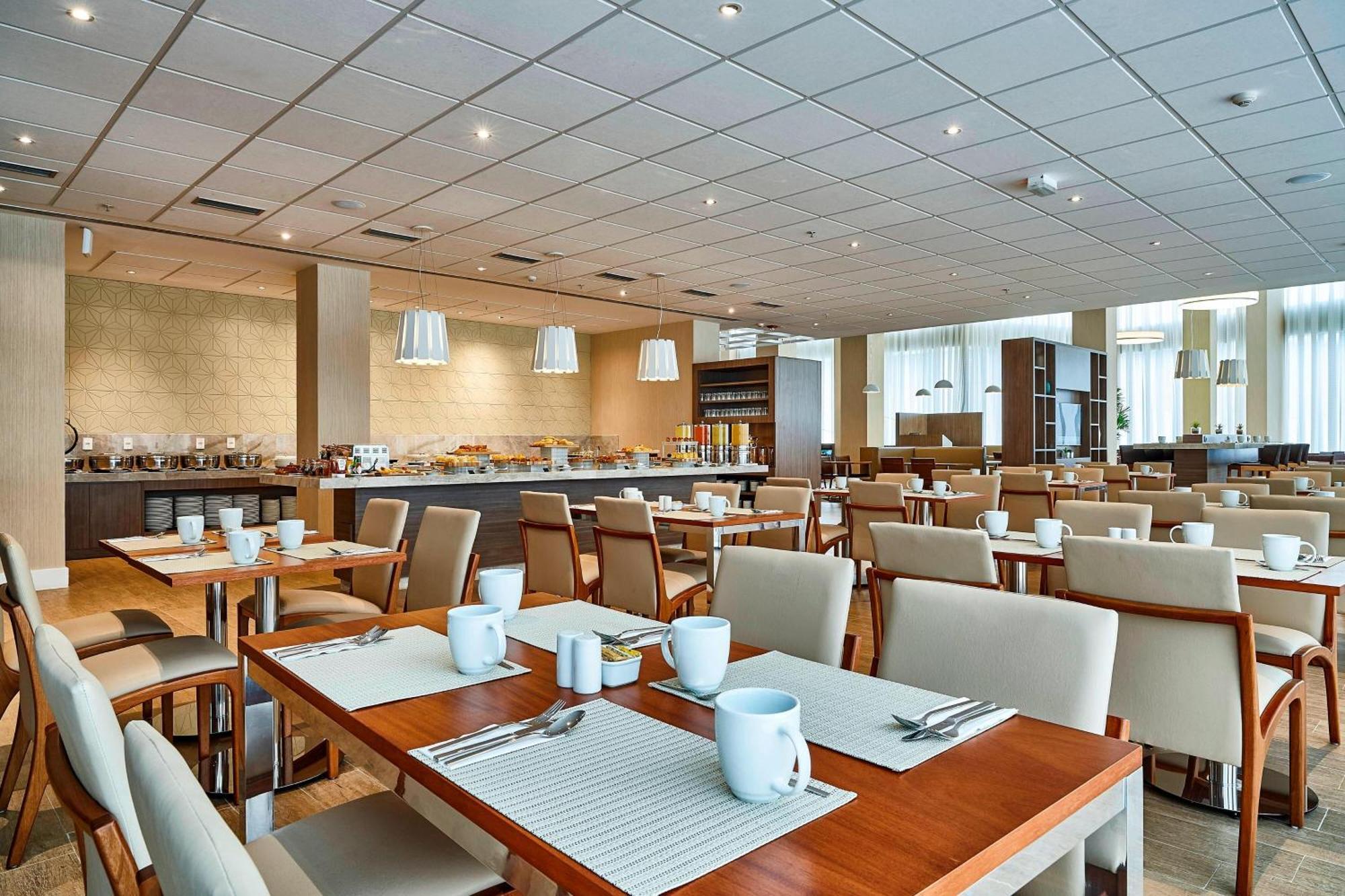 Hotel Courtyard By Marriott Barra Da Tijuca 4*